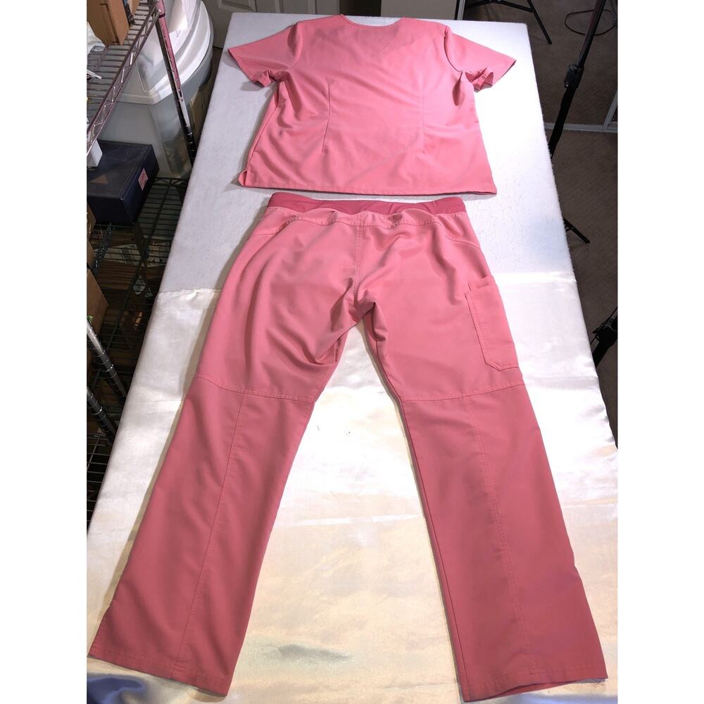 Figs Scrub Set Casma Top Sz XXL Kade Cargo Pants Sz XL Womens Neon Pink - Picture 2 of 14
